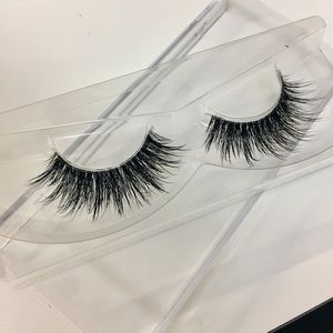 Bella rose 3D lashes in style Victoria